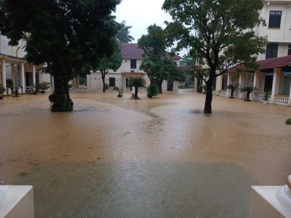 Video Cập Nhật Lũ Lụt Tại ĐCV Huế